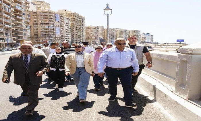 محافظ الإسكندرية يتفقد كوبري محمد نجيب بعد تشغيله التجريبي محافظ الإسكندرية يتفقد كوبري محمد نجيب بعد تشغيله التجريبي