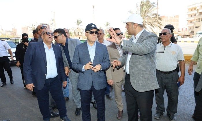 محافظ كفرالشيخ يتفقد أعمال رصف شارع الجيش بدسوق محافظ كفرالشيخ يتفقد أعمال رصف شارع الجيش بدسوق