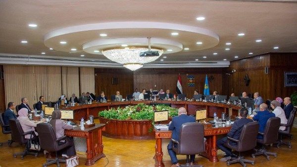 تقديرا لجهودهم.. مجلس جامعة طنطا يوافق على صرف مكافأة لجميع العاملين وأعضاء هيئة التدريس ومعاونيهم تقديرا لجهودهم.. مجلس جامعة طنطا يوافق على صرف مكافأة لجميع العاملين وأعضاء هيئة التدريس ومعاونيهم