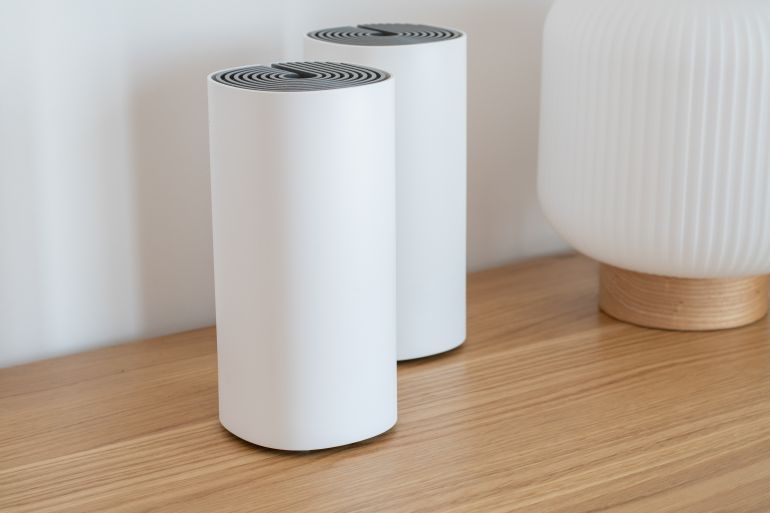 Wifi mesh router and satellite system