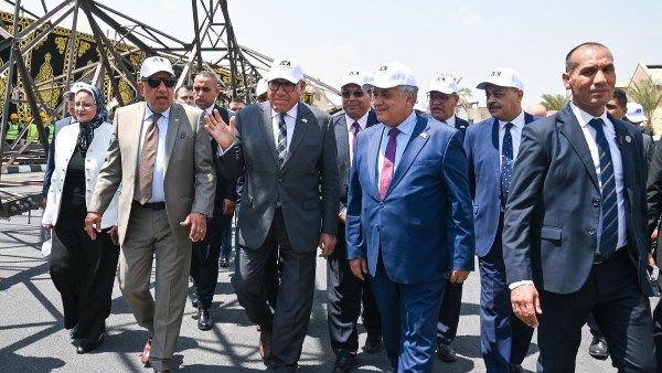 رئيس العربية للتصنيع: نعتمد على الكوادر المدربة لتوطين تكنولوجيا التصنيع وتحقيق الاكتفاء الذاتي للطاقة رئيس العربية للتصنيع: نعتمد على الكوادر المدربة لتوطين تكنولوجيا التصنيع وتحقيق الاكتفاء الذاتي للطاقة