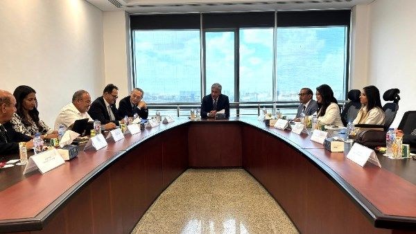 وزير السياحة والآثار يلتقي رئيس مجلس إدارة جمعية رجال أعمال الإسكندرية وزير السياحة والآثار يلتقي رئيس مجلس إدارة جمعية رجال أعمال الإسكندرية