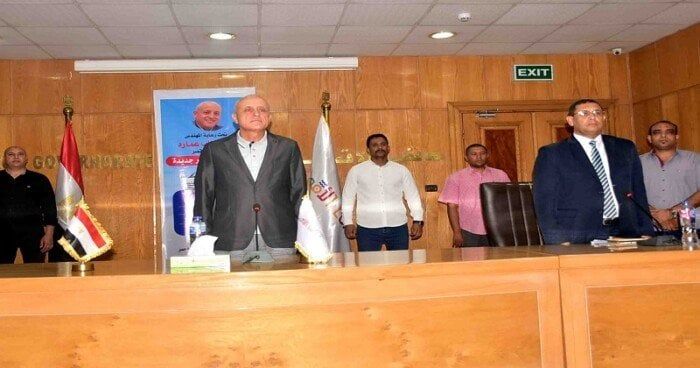 بعد توقف 16 عامًا.. محافظة الأقصر تفتح باب رزق لـ «70 أسرة» بقرعة علنية لخطوط سير السيارات بعد توقف 16 عامًا.. محافظة الأقصر تفتح باب رزق لـ «70 أسرة» بقرعة علنية لخطوط سير السيارات