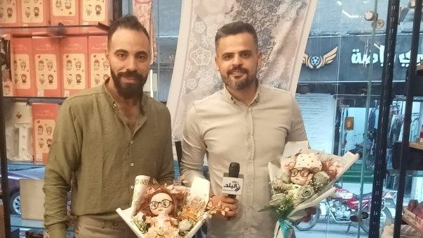 بين التراث والحداثة.. بوكيه المولد النبوي يزين الأسواق في سوهاج بين التراث والحداثة.. بوكيه المولد النبوي يزين الأسواق في سوهاج