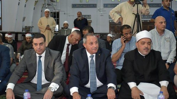 بورسعيد تحتفل بالمولد النبوي في أجواء إيمانية.. والمحافظ يشارك الأهالي بالمسجد العباسي |صور بورسعيد تحتفل بالمولد النبوي في أجواء إيمانية.. والمحافظ يشارك الأهالي بالمسجد العباسي |صور