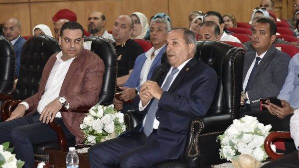 دعم أسر بورسعيد.. منع تحميل أولياء الأمور أي أعباء مالية أو مصروفات إضافية دعم أسر بورسعيد.. منع تحميل أولياء الأمور أي أعباء مالية أو مصروفات إضافية