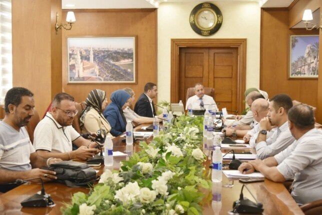 محافظ بورسعيد يتابع مستجدات أعمال تقنين أوضاع أراضي الدولة