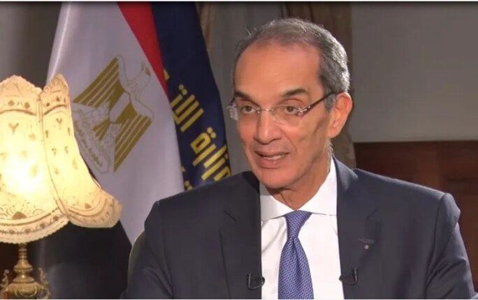 وزير الاتصالات: العنصر البشري هو الميزة التنافسية الأهم لمصر في مجال الذكاء الإصطناعي