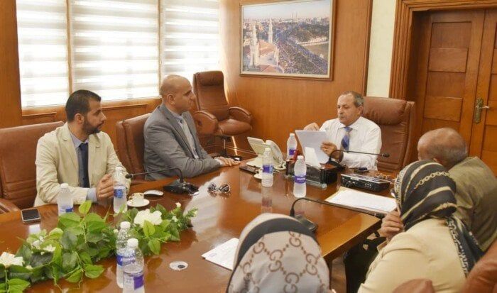 محافظ بورسعيد يناقش آليات تطوير ودعم منظومة الخدمات الإلكترونية المقدمة للمواطنين