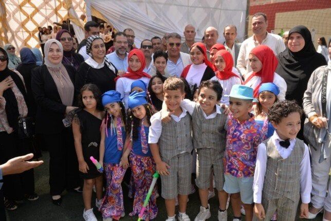 محافظ الدقهلية يشهد ختام الأنشطة الطلابية بمدرسة المتميزة للغات