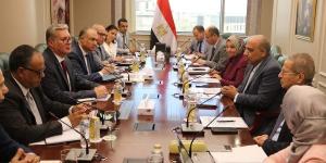 تفاصيل اجتماع وزيرا الكهرباء والبترول لتأمين تغذية التيار في الصيف - هرم مصر
