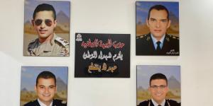 لوحة أسماء المجاهدين وصور الشهداء تزين مقر "الجبهة الوطنية" بجنوب سيناء - هرم مصر