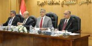 تجهيز المساجد والساحات للصلاة..محافظ الجيزة يناقش خطة العمل خلال عيد الأضحى المبارك - هرم مصر