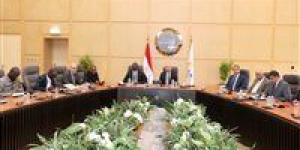 وزير النقل يبحث مشروع الربط البري مع تشاد - هرم مصر