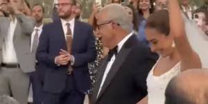 بهذه الطريقة.. منى زكي تهنئ أمينة خليل بحفل زفافها - هرم مصر