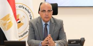 وزير الري يقرر إثابة فرق العمل المتميزة بالإدارات المختلفة على مستوى الجمهورية - هرم مصر