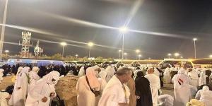 وصول حجاج بعثة القرعة إلى مخيمات منى وتسكينهم بنجاح - هرم مصر