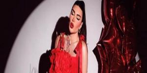 سارة نخلة تحتفل بعيد ميلادها الـ35 - هرم مصر