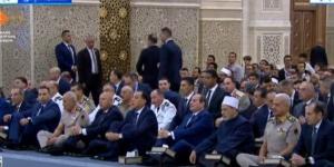 الرئيس السيسي يستمع إلى خطبة عيد الأضحى بمسجد مصر بالعاصمة الإدارية - هرم مصر