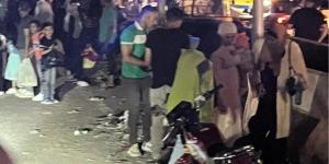 سيارة متهورة تصيب 6 أشخاص بينهم طفلان في حادث مروع على دائري المنيب - هرم مصر