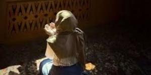 حكم الصلاة ببنطلون ضيق للنساء والرجال .. دار الإفتاء تحسم الجدل - هرم مصر