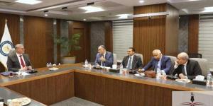 وزير البترول يلتقي بمجموعة من كبار كتاب الصحافة المصرية ورؤساء التحرير وخبراء الاقتصاد والبترول - هرم مصر