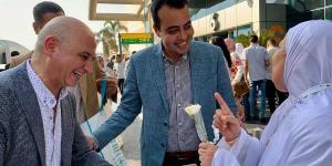 نقابة الصحفيين تستقبل حجاج النقابة بمطار القاهرة عقب عودتهم من الأراضي المقدسة - هرم مصر