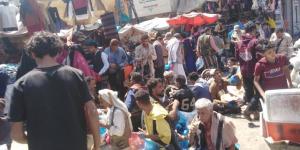 مزادات متكررة لبيع الدولار تفشل في كبح تدهور الريال اليمني - هرم مصر