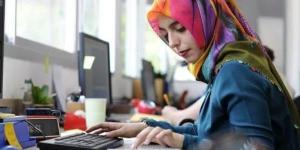 هل يجوز للمرأة العمل بدون إذن زوجها؟.. الإفتاء تجيب - هرم مصر