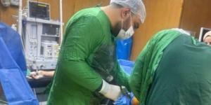 فريق طبي بمستشفى قويسنا المركزي ينقذ شابة من بتر القدم بعد حادث قطار - هرم مصر