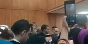 ذنبهم إيه يا أمي.. دفاع سائق التريلا في حادث الإقليمي يطالب ببراءة المتهم - هرم مصر