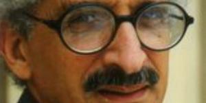 كل حرف كان درسًا.. عمر طاهر يروي كواليس لقائه مع صنع الله إبراهيم - هرم مصر