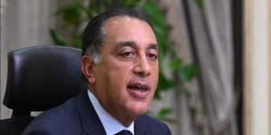 رئيس الوزراء: مصر دولة كثيفة السكان تحيا فى بيئة صحراوية وتعتمد على نهر النيل - هرم مصر
