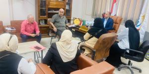 عبد العال يجتمع بإدارة الصيدلة لوضع خطة عمل تطويرالخدمات الدوائية - هرم مصر