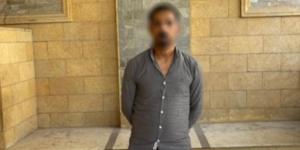 سقوط عاطل سرق قفل بوابة عقار بأسيوط  - هرم مصر