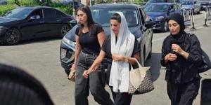 انهيار وإغماء مريم منيب.. مشاهد مؤثرة من تشييع جنازة عمرو ستين - هرم مصر