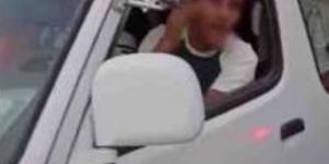 ضبط سائق ميكروباص لسيره عكس الإتجاه بالقاهرة - هرم مصر