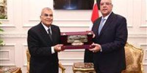 لتعزيز التعاون البرلمان.. المستشار هشام بدوي يستقبل رئيس ووكيلي مجلس الشيوخ - جريدة هرم مصر