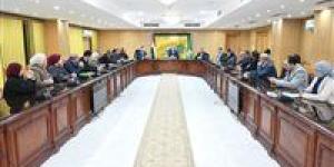 محافظ الفيوم يلتقي أعضاء مجلسي النواب والشيوخ الجدد - جريدة هرم مصر