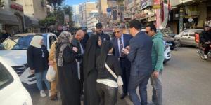 محافظ الدقهلية يتفقد شوارع وميادين المنصورة لمتابعة حالة النظافة والإشغالات - جريدة هرم مصر