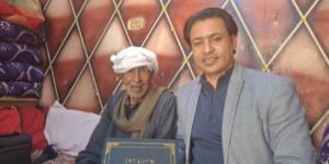 في التسعين يتحدى الأمية… فرحان إدريس يكتب اسمه على شهادة الأمل - جريدة هرم مصر