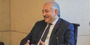 الأهلي لا ينسى أبناءه.. العامري فاروق قصة عطاء خالدة في تاريخ القلعة الحمراء - جريدة هرم مصر