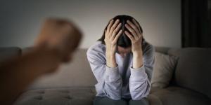 العنف ضد النساء في زمن الأوبئة: "جائحة خفية" تتفاقم مع كل تفشٍ صحي - جريدة هرم مصر