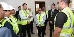 وزير الصناعة ومحافظ بني سويف يتفقدان مصانع استراتيجية.. وجولة ممتدة إلى المنيا لدعم الإنتاج المحلي - جريدة هرم مصر