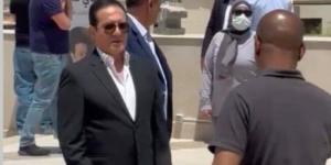 وداعا «صديق العمر».. محمد ثروت يشيع جنازة «أمير الغناء العربي» هاني شاكر - جريدة هرم مصر