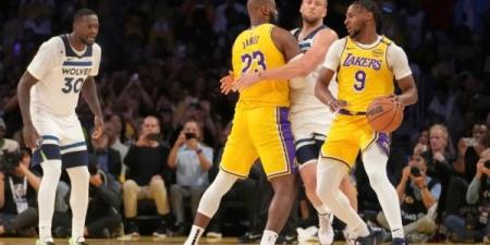 مشاركة تاريخية لليبرون ونجله بروني في NBA