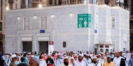 أكثر من 220 سلّمًا و29 مصعدًا تخدم 200 ألف قاصد في المسجد الحرام - هرم مصر