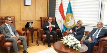 رئيس هيئة الاعتماد والرقابة يستقبل وفد اتحاد المستشفيات العربية لبحث آفاق التعاون المشترك - هرم مصر