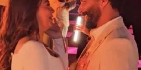 وصلة رقص رومانسية بين مصطفى منصور وهايدي رفعت فى خطبتهما - هرم مصر