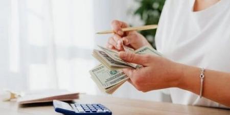 مسرف ولا مدبر ولا حذر؟ اعرف علاقتك بالفلوس عاملة إزاي حسب برجك - هرم مصر